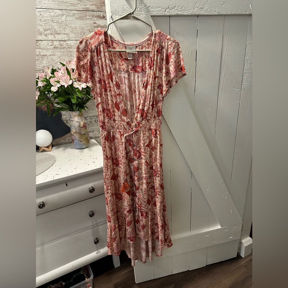 Knee length NEVER WORN Knox Rose dress